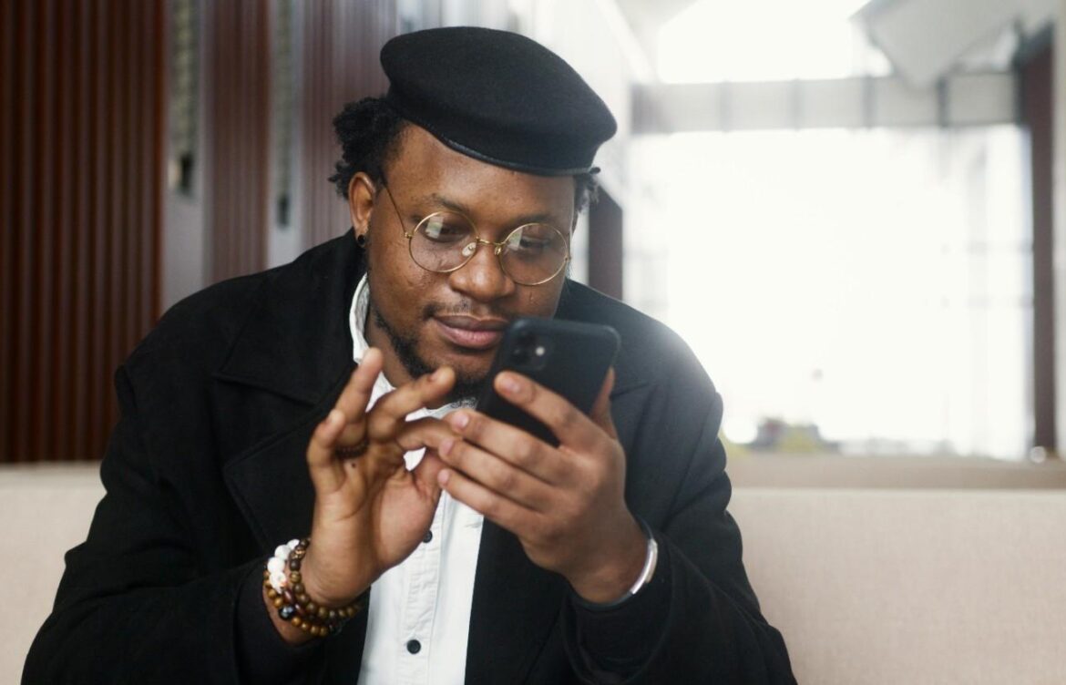 Best Ways to Use Video Calls to Fight Loneliness and Homesickness